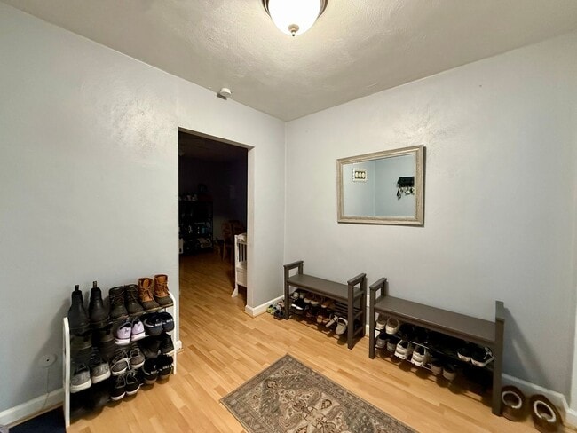 Building Photo - Charming 2-bedroom, 1-bath condo in the heart of Ghent