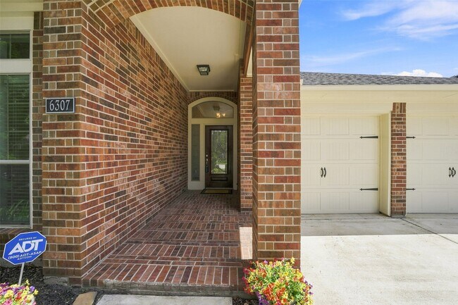 Foto del edificio - 6307 Teal Mist Ln