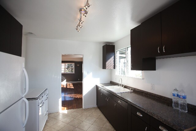 kitchen - 10619 Ayres Ave