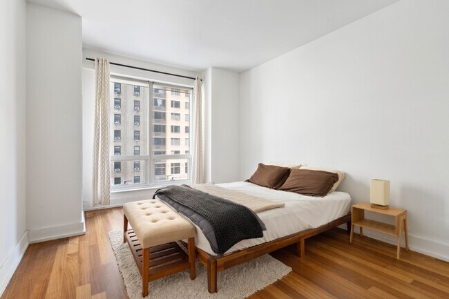 Foto del edificio - 350 W 42nd St