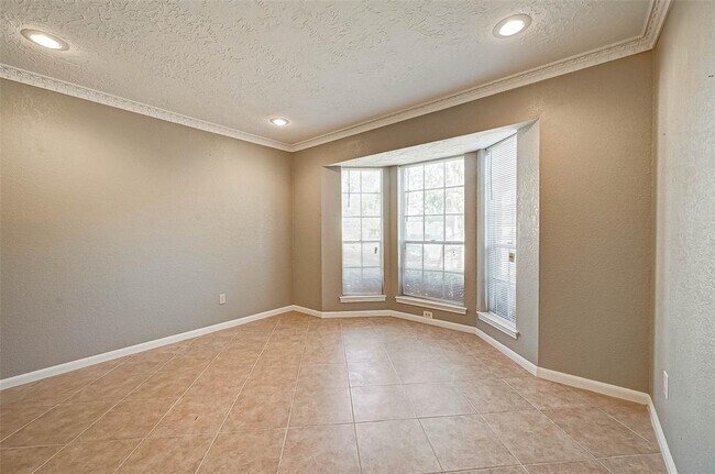Building Photo - 3610 Golden Tee Ln