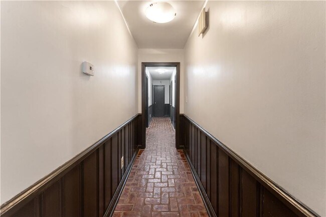 Building Photo - 3757 Peachtree Dunwoody Rd