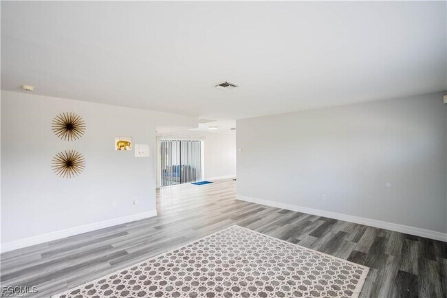 Foto del edificio - 1421 SE 29th Terrace