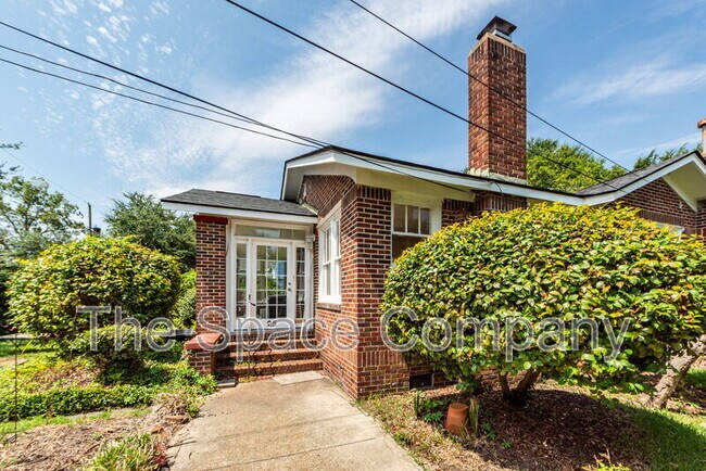 Building Photo - 25 8th Ave