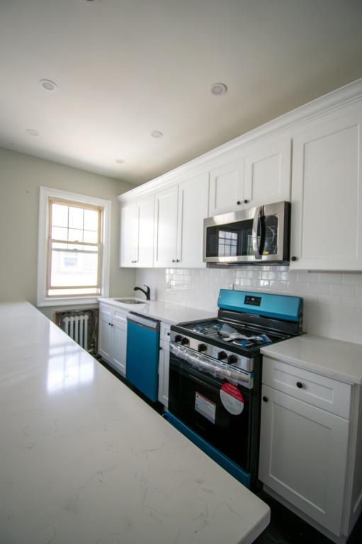 Foto del edificio - 840 Seaman Ave