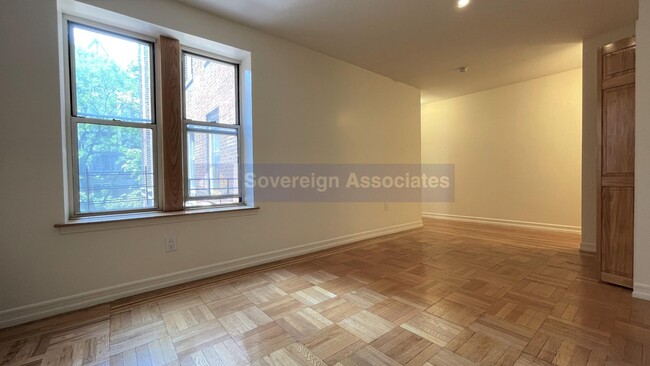 Building Photo - 175 Pinehurst Ave
