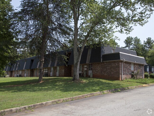 Building Photo - 207 Windwood Dr