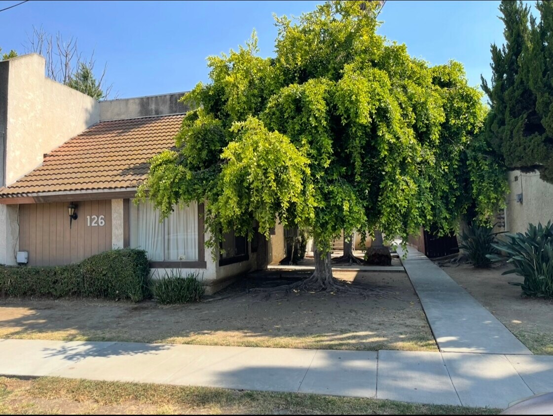 Foto del edificio - 126 W Emerson Ave