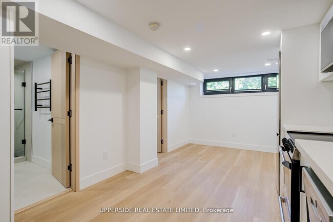 Photo du bâtiment - LOWER 61 MARLIN COURT