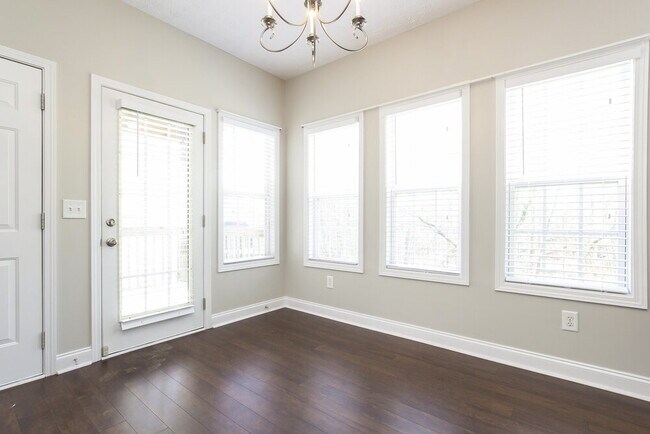 Foto del edificio - 206 Providence Rd