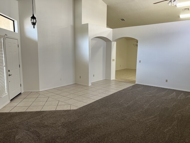 Building Photo - 2670 W Camino De La Joya