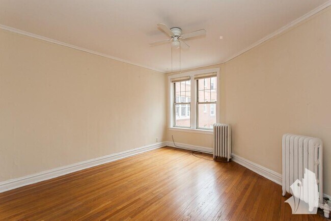 Building Photo - 550 W Aldine Ave