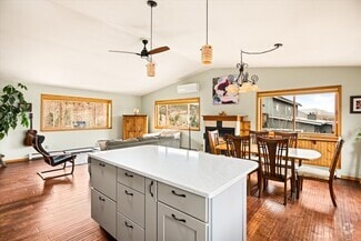 Building Photo - 840 Latigo Loop