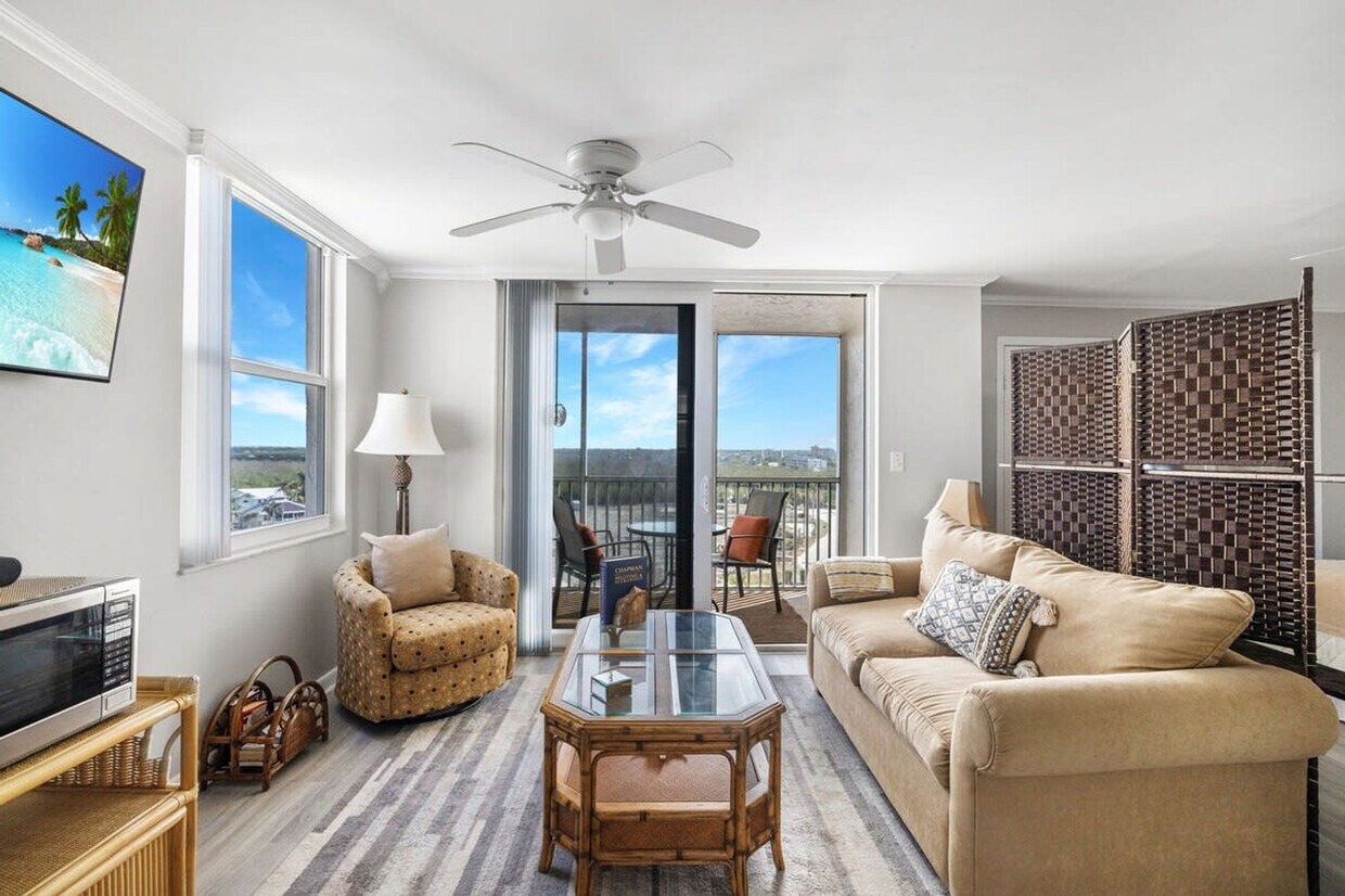 Foto principal - 5900 Bonita Beach Rd SW