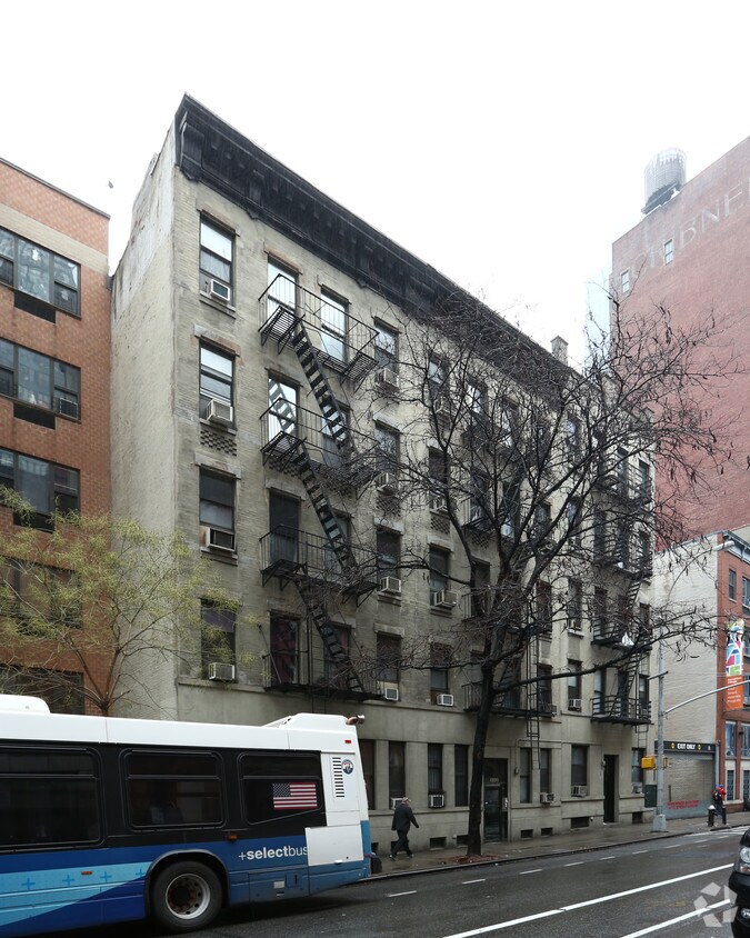 Primary Photo - 333-335 W 43rd St