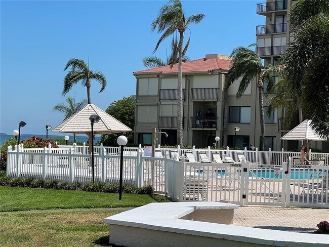 Foto del edificio - 6268 Palma Del Mar Blvd S