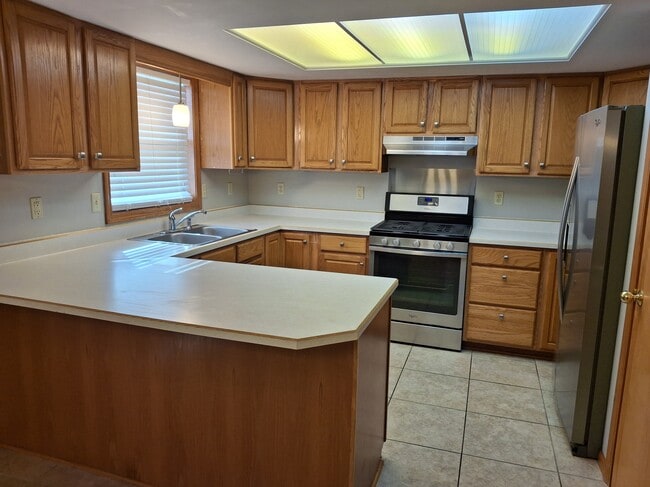 Building Photo - 465 Cornerstone Ave