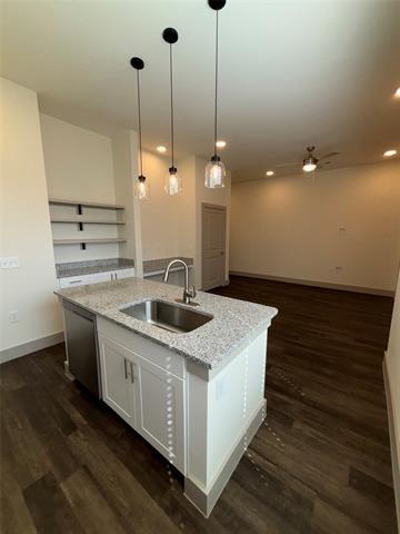 Building Photo - 2036 Oak Grove Ln