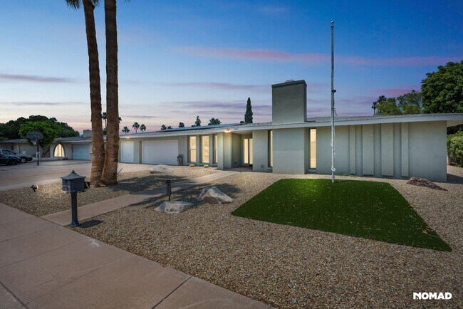 Building Photo - Spacious 5BR House in Glendale