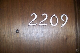 Building Photo - 2209 Stoneybrook Rd