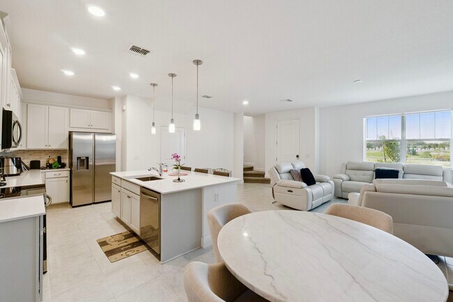 Building Photo - 4847 Cross Pr Pkwy