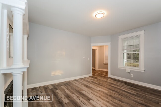 Building Photo - 4810 Oak St