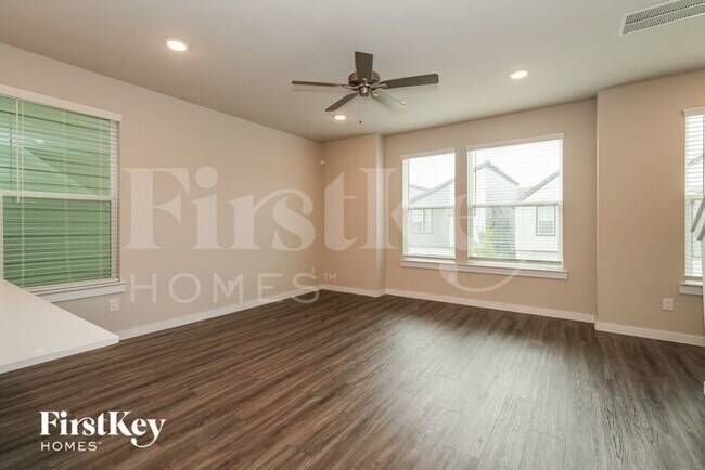 Foto del edificio - 18416 Idyllic Aly