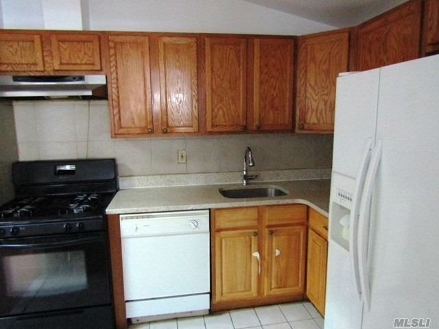 Foto del edificio - 82-98-98 Country Pointe Cir