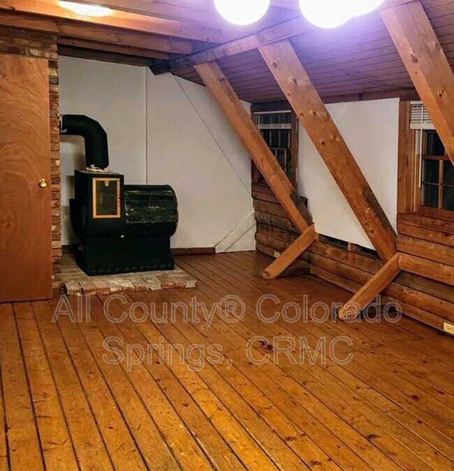 Building Photo - 445 Lost Lake Dr