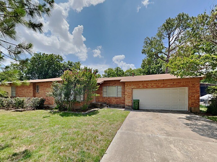 Primary Photo - Cozy 3/2 Home in a Great Location!