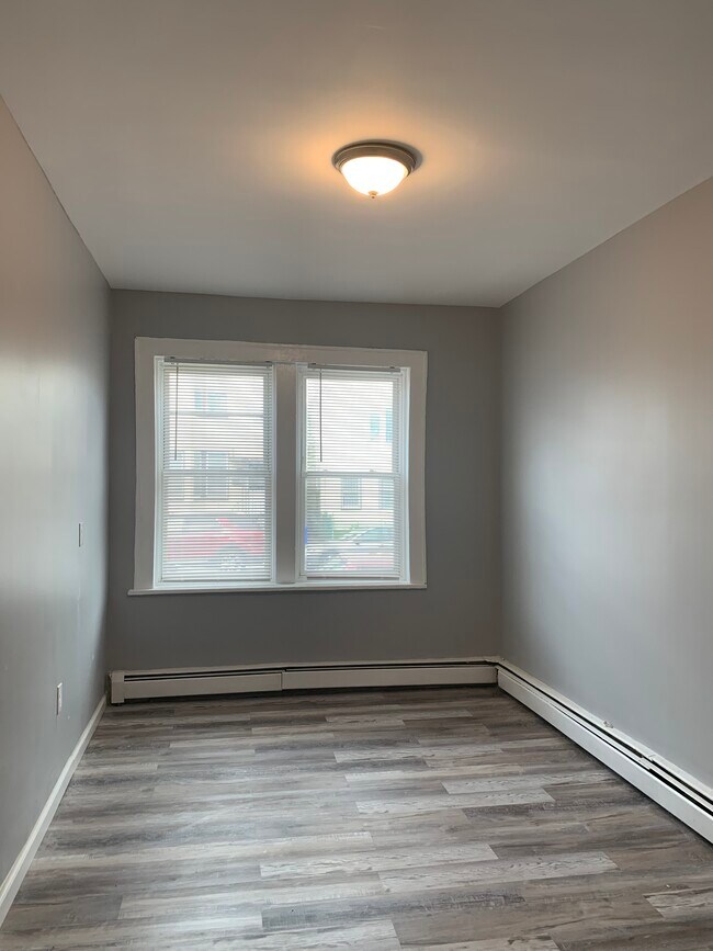 Building Photo - 134 E Jersey St