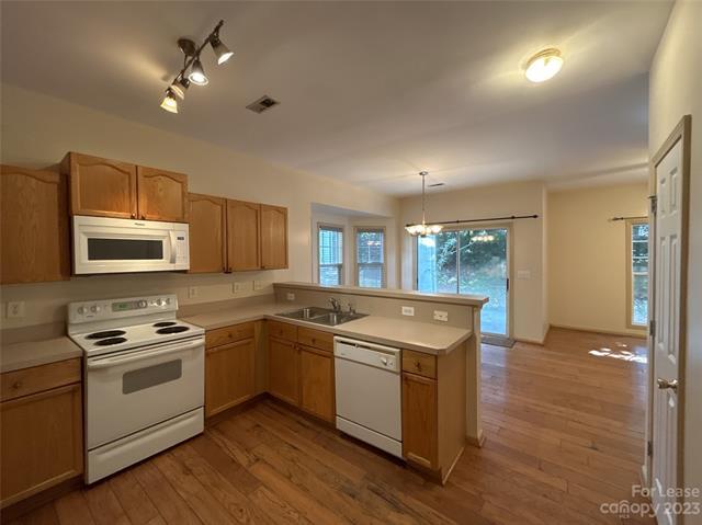 Foto del edificio - 225 Doughton Ln