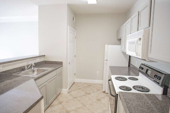 Foto del edificio - Gorgeous Condo near beaches, shopping and highways