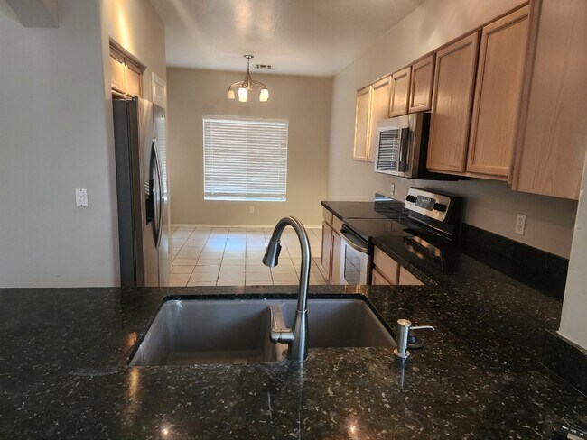 Foto del edificio - Modern 3 Bedroom Home in Tempe with Spacio...