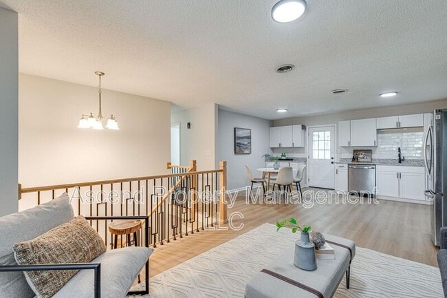 Building Photo - 9158 Westminister Cir Dr