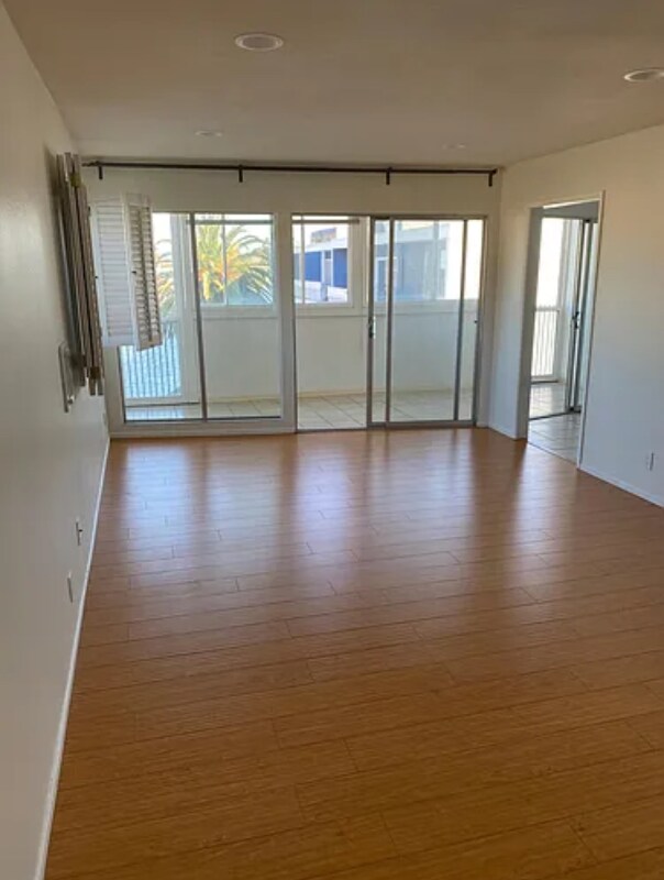Foto del edificio - 2137 Otis Dr