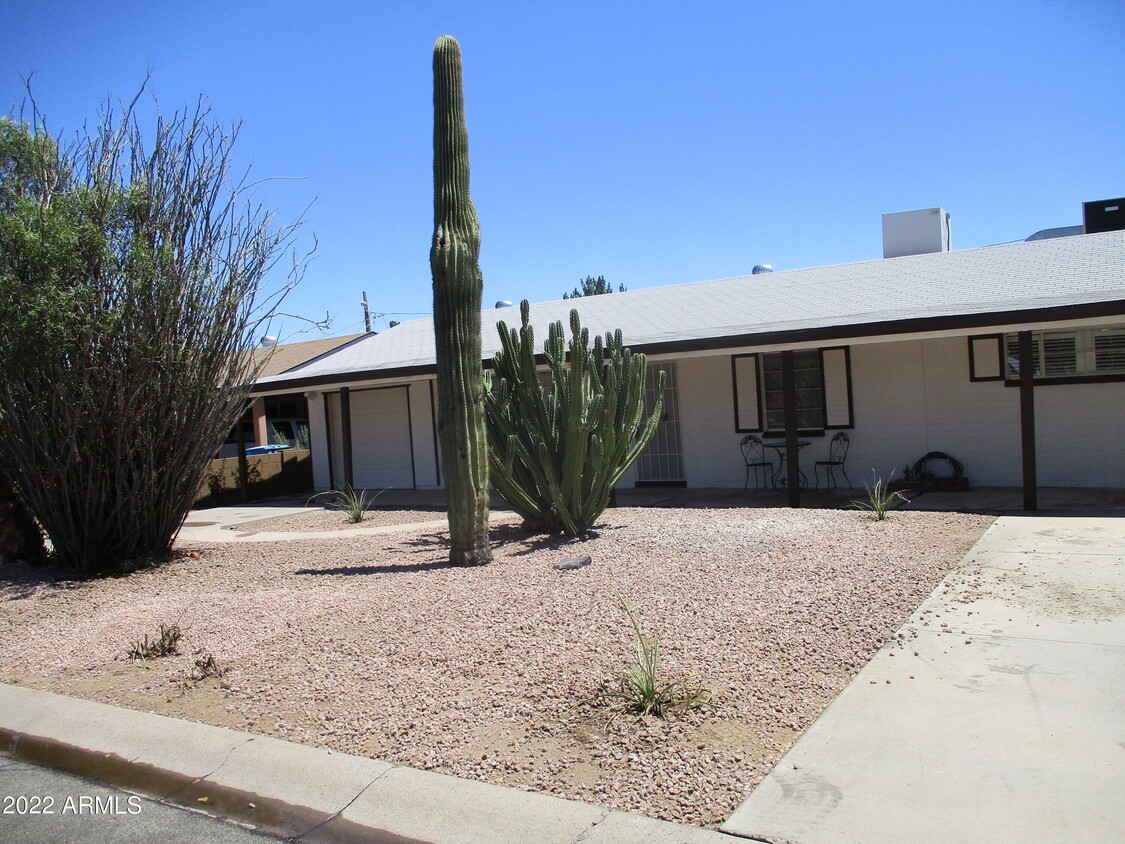 Primary Photo - 3615 W Rancho Dr