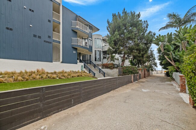 Building Photo - 24 Westwind St