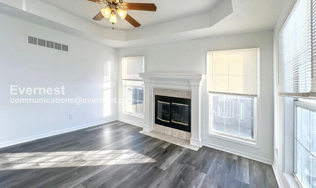 Building Photo - 1403 Rolling Dr