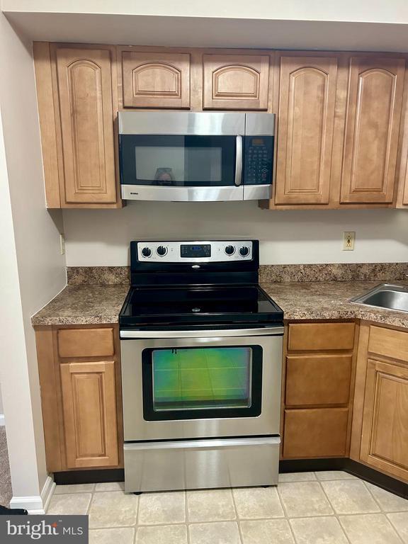 Building Photo - 1905 N Glen Dr