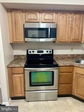 Building Photo - 1905 N Glen Dr