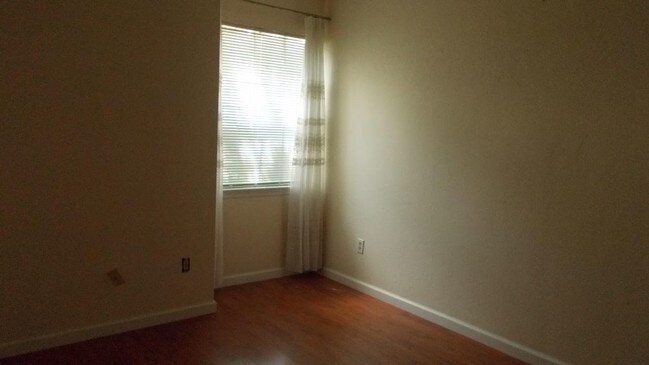 Building Photo - Northridge Beauty PENDING LEASE
