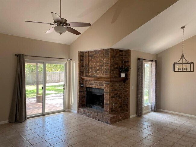 Foto del edificio - 2207 Warfield Way