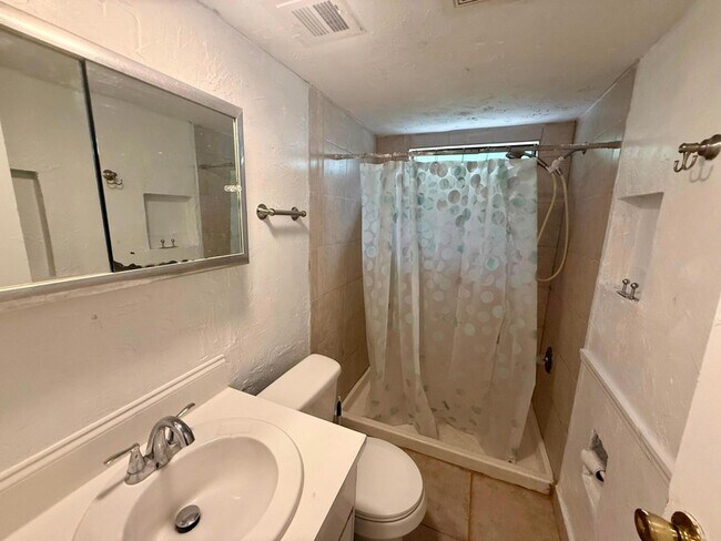 Foto del edificio - 4870 Canal Rd
