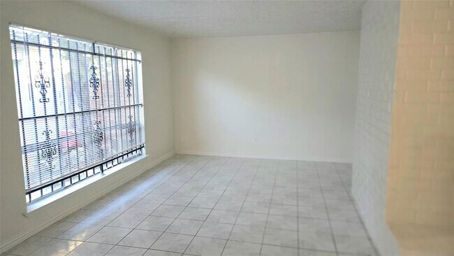 Foto del edificio - 13146 Newbrook Dr