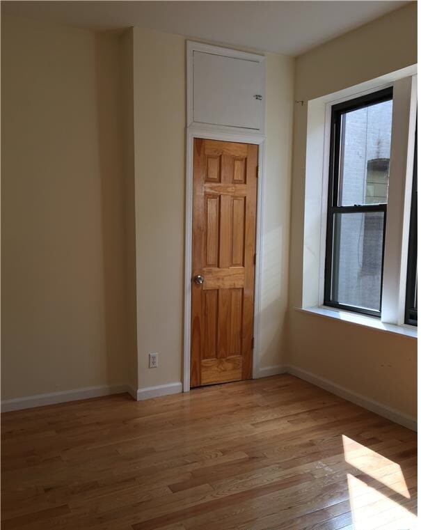 Foto principal - 9816 4th Ave