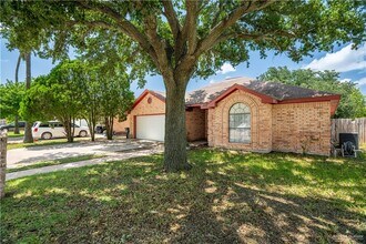 Building Photo - 1801 Crown Pointe Blvd