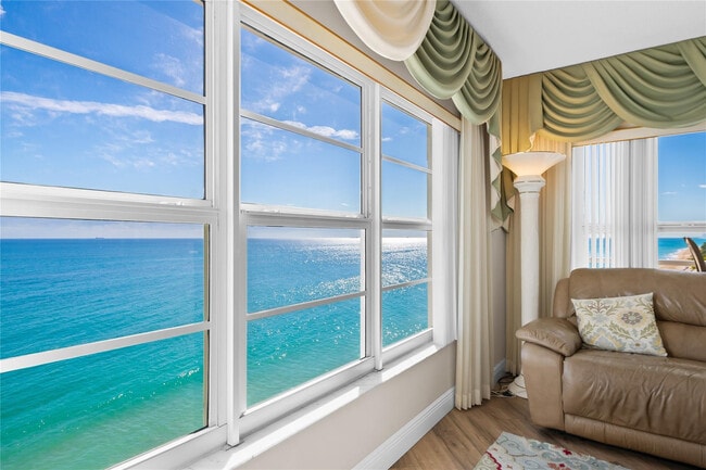 Building Photo - 3850 Galt Ocean Dr