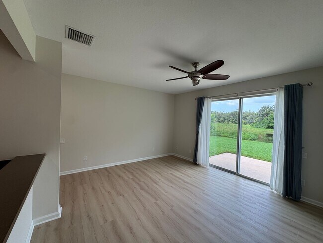 Foto del edificio - Luxury Living in Harrison Ranch – 3BR Lake...