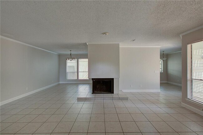 Foto del edificio - 8402 Tallwood Dr